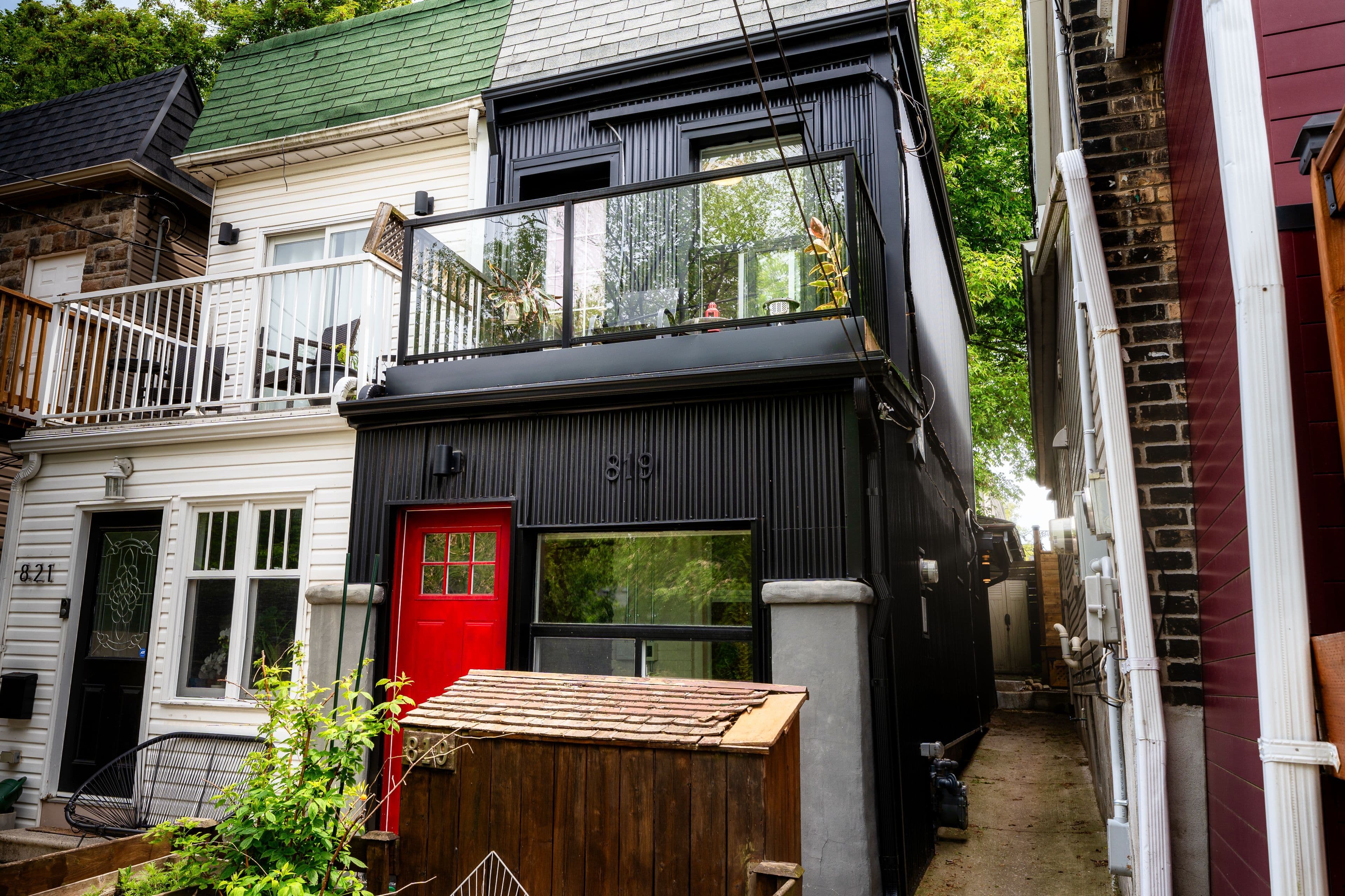 819 Craven Road, Toronto E01, ON M4L 2Z7