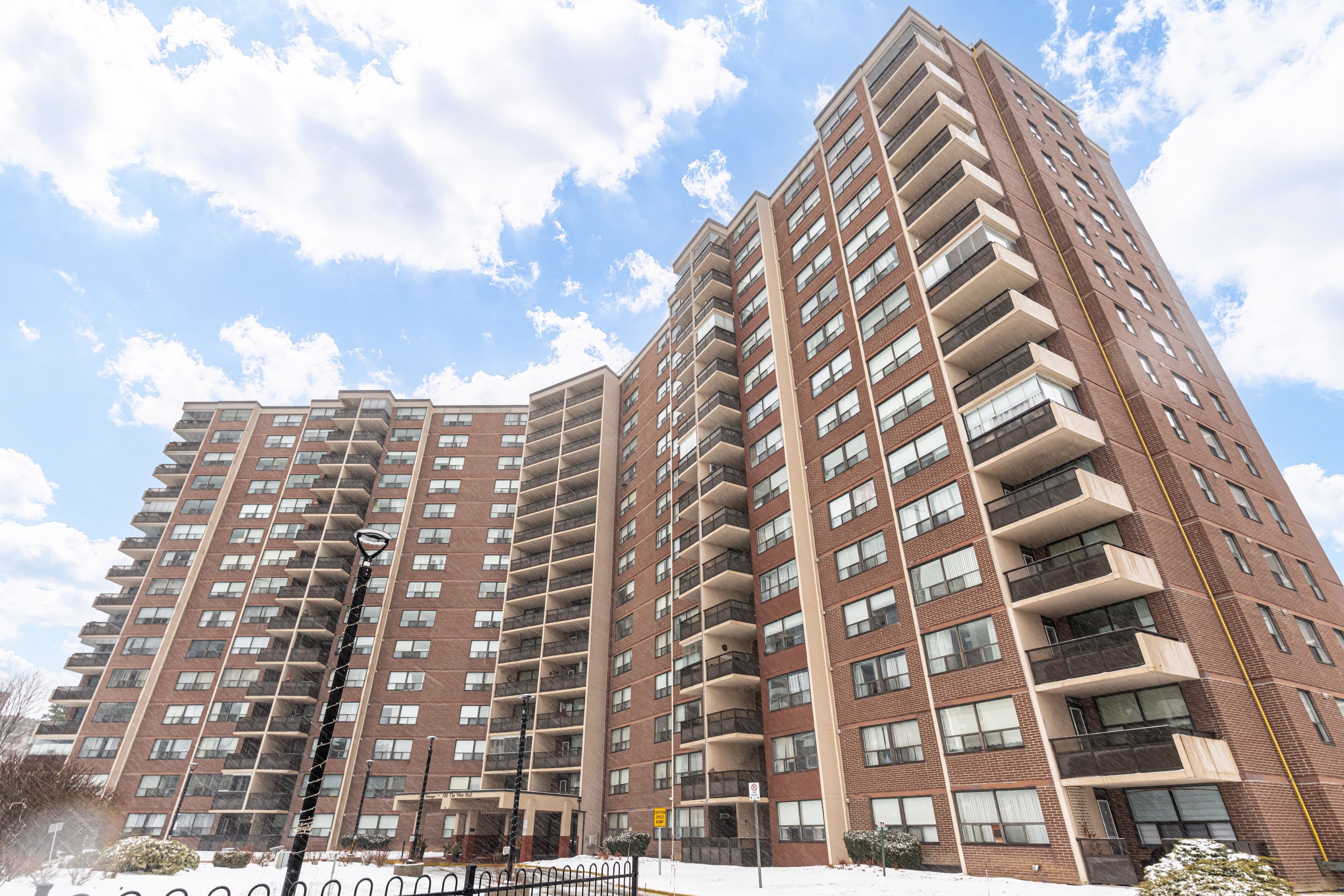 551 The West Mall N/A 802, Toronto W08, ON M9C 1G7