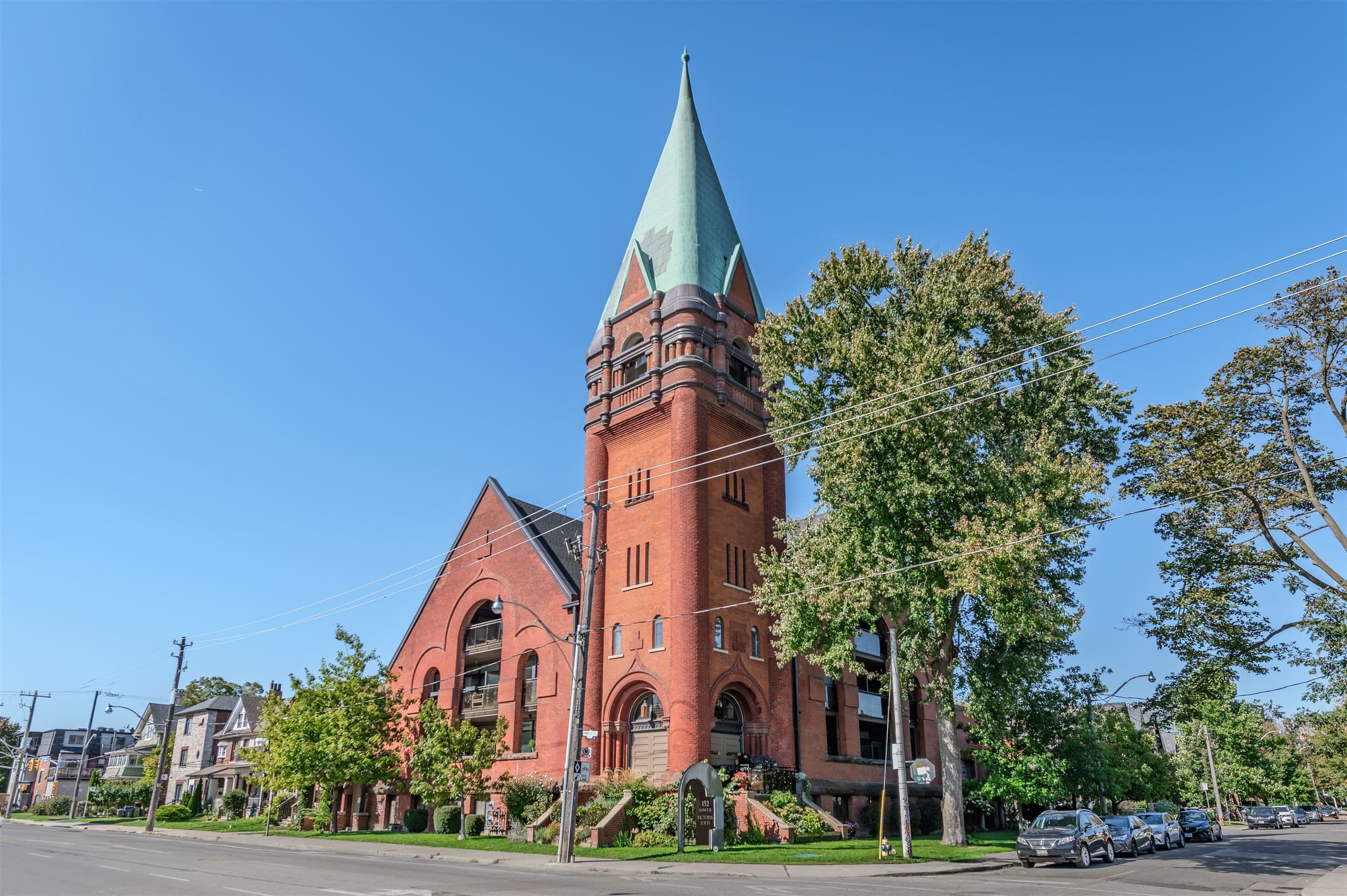 152 Annette Street 107, Toronto W02, ON M6P 1P4