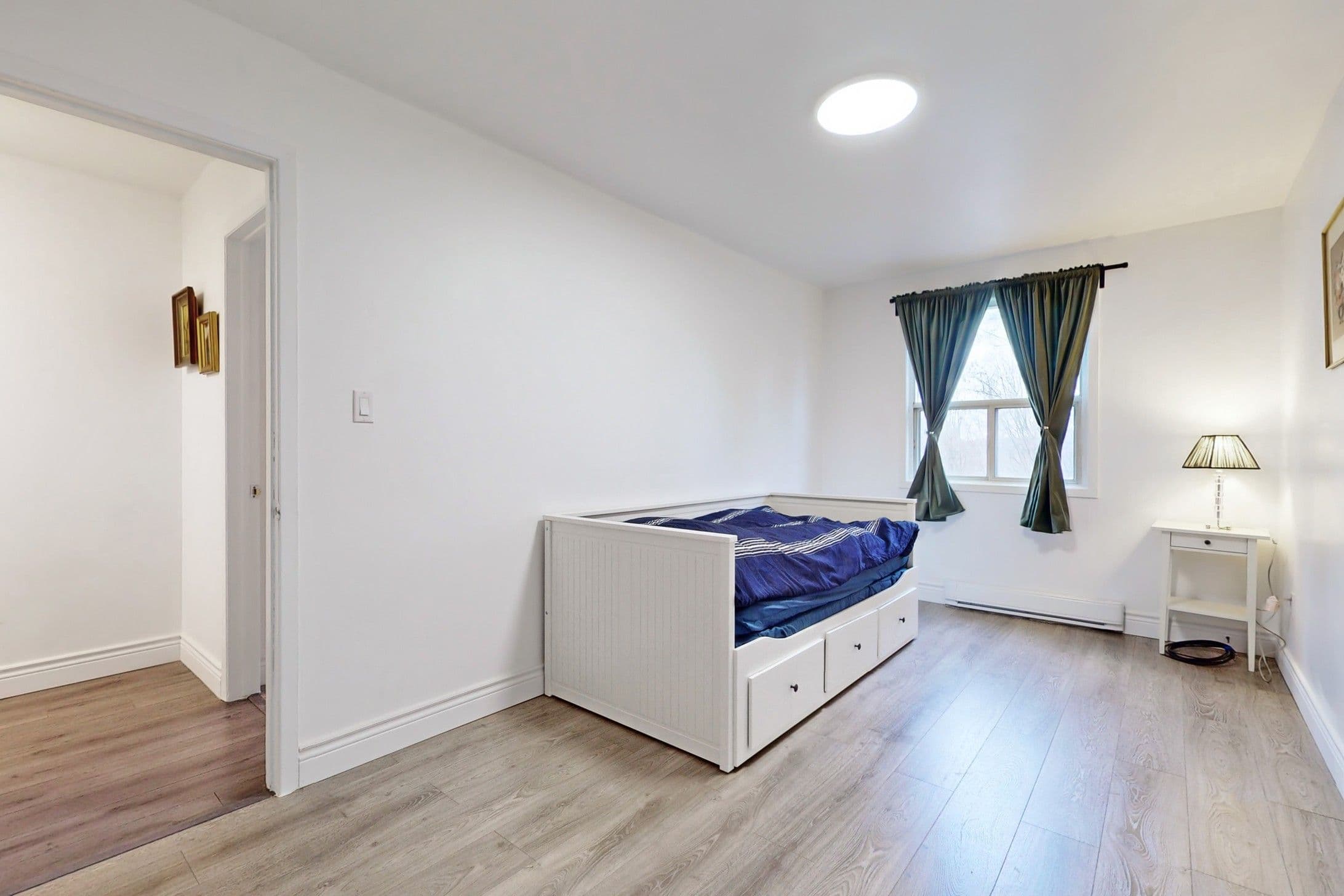 1794A Weston Road, Toronto W04, ON M9N 1V8