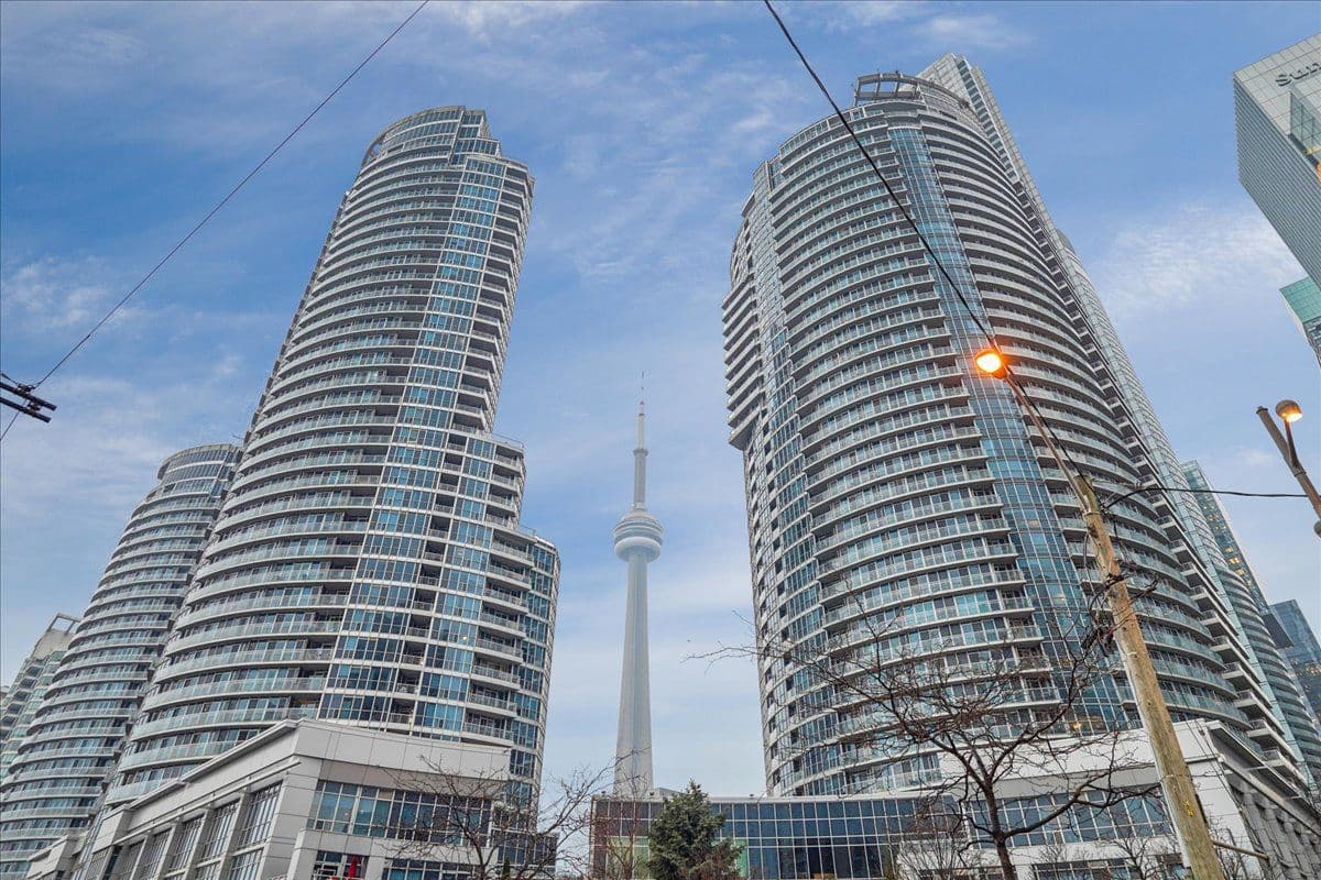 218 Queens Quay W 1804, Toronto C01, ON M5J 2Y6