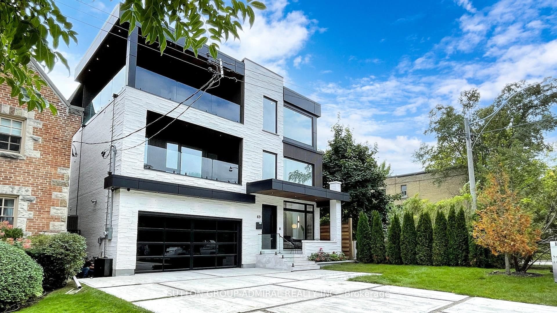 69 Elderwood Drive, Toronto C03, ON M5P 1X5