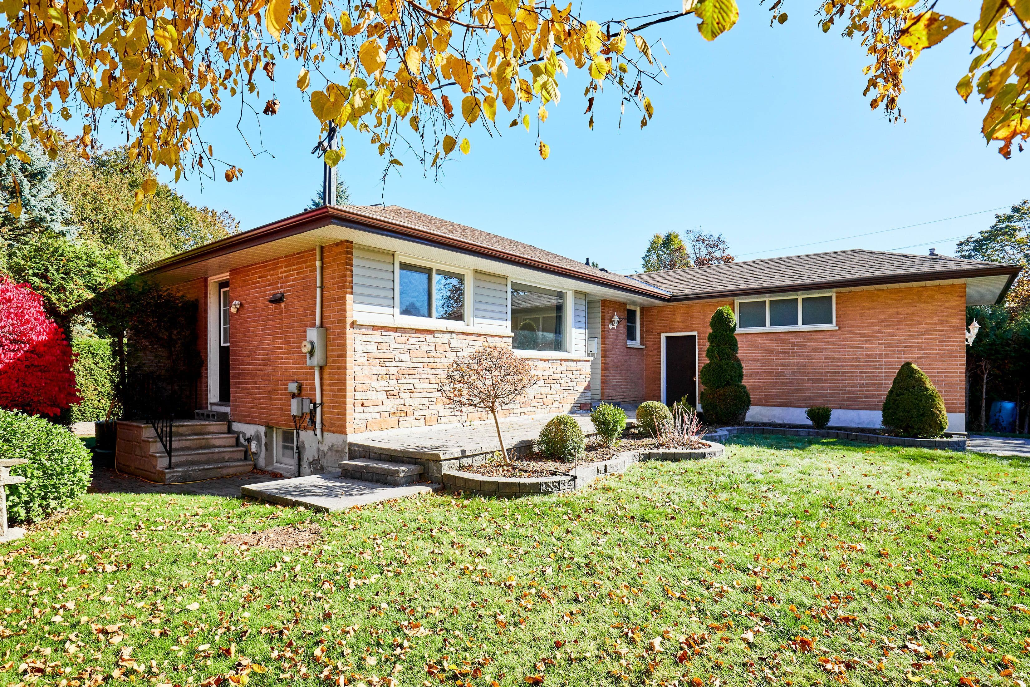 155 Laurel Court Main, Oshawa, ON L1G 6M6