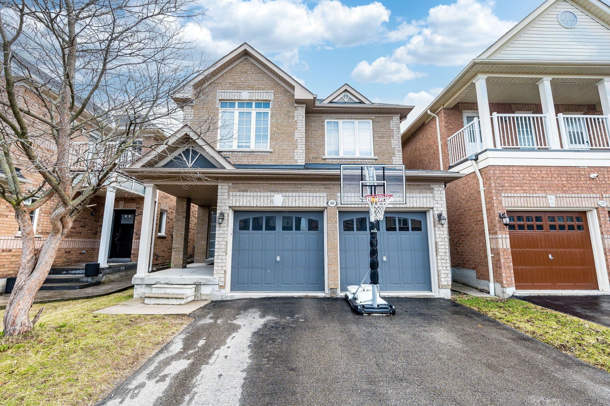 3926 Candlelight Drive, Mississauga, ON L5M 8B3
