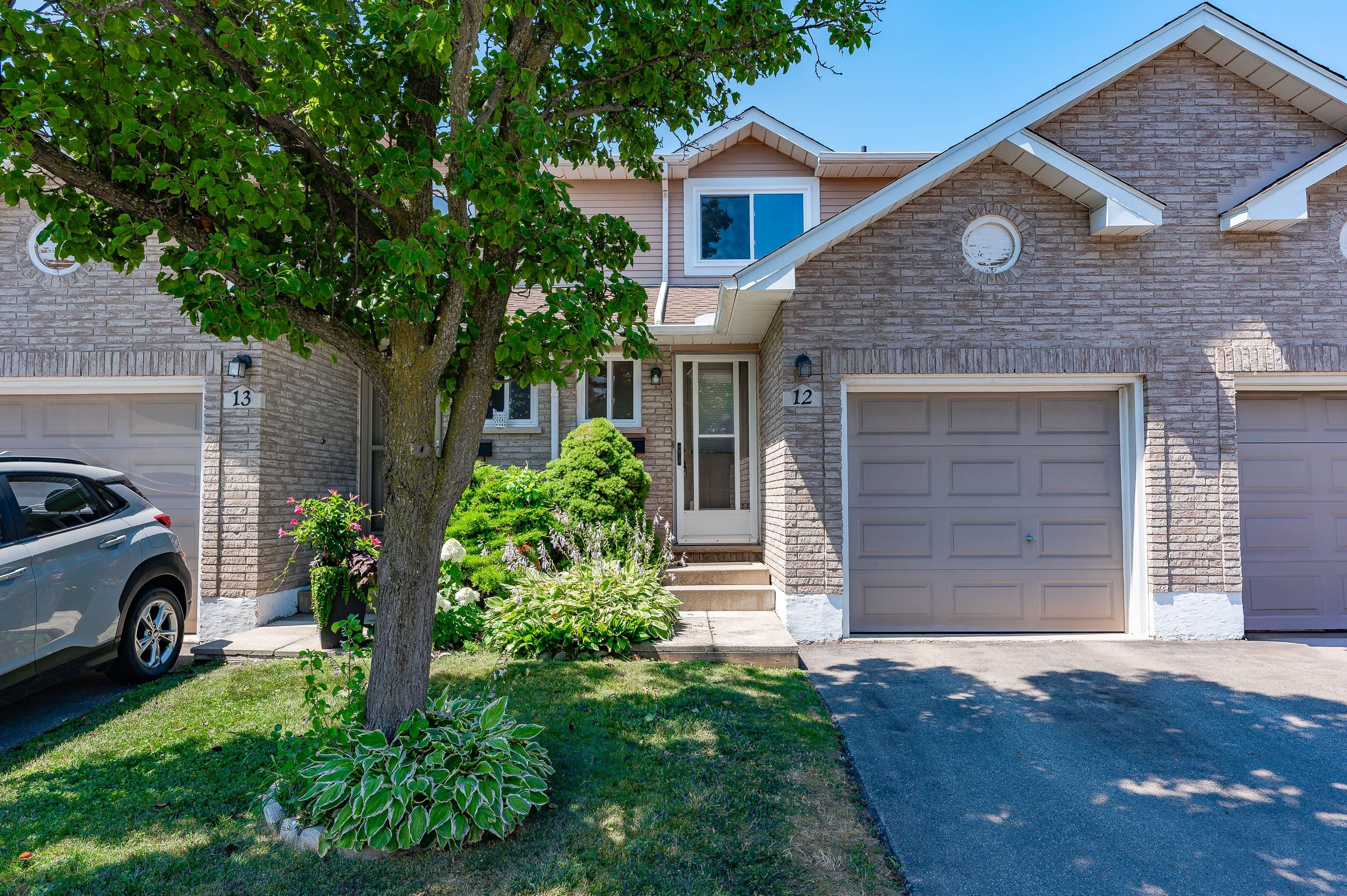 610 Barton Street 12, Hamilton, ON L8E 5V2