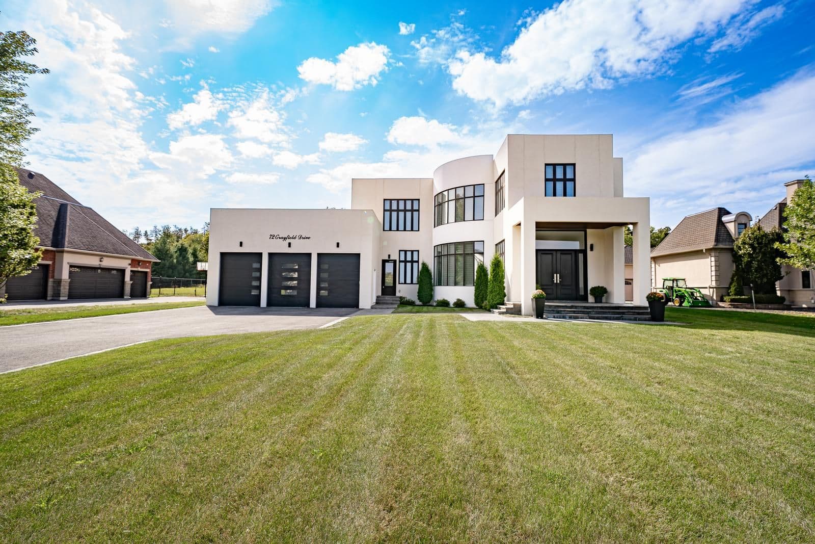 72 Grayfield Drive, Whitchurch-Stouffville, ON L4A 0B1