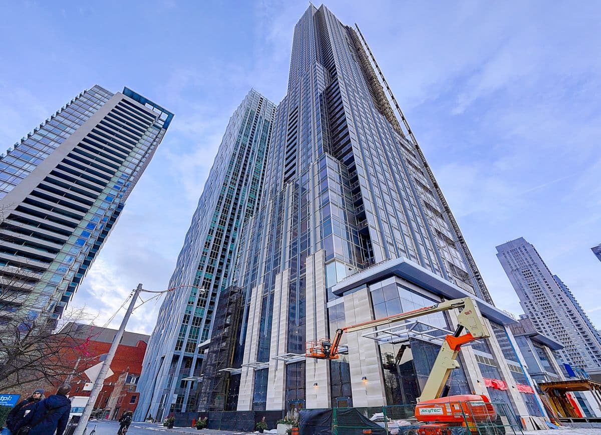11 Yorkville Avenue 1607, Toronto C02, ON M4W 1L2