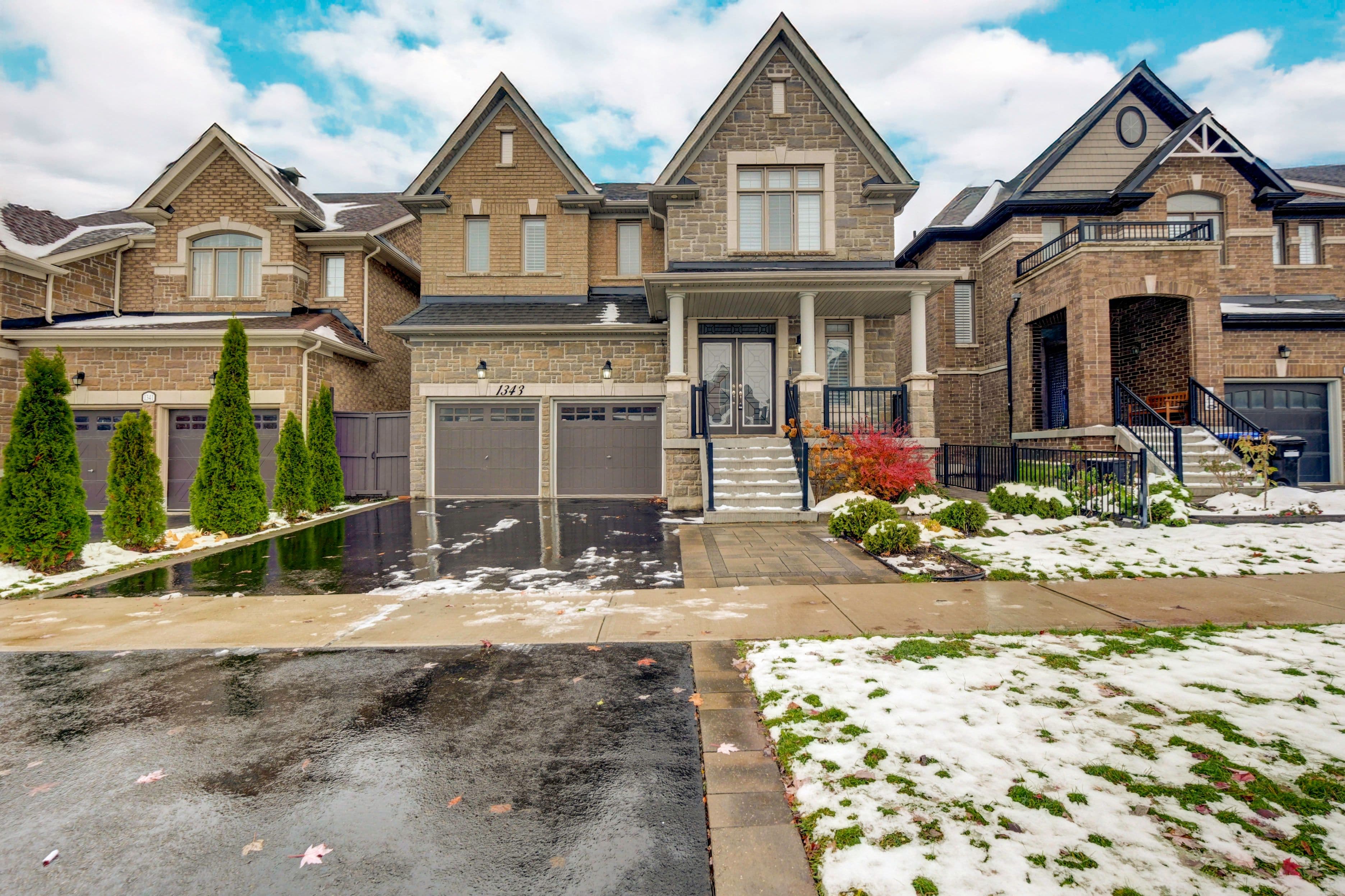 1343 Lawson Street, Innisfil, ON L9S 0K8