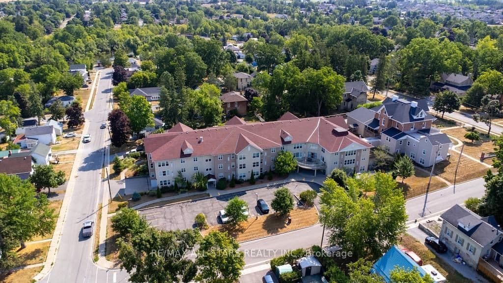 8 Huron Street 106, Kawartha Lakes, ON K9V 6K3