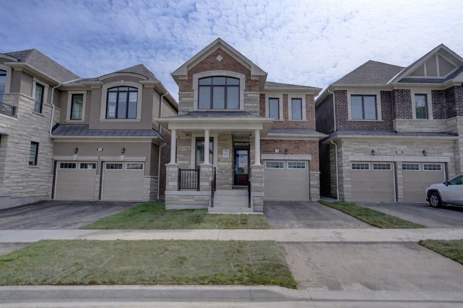 1584 Scarlett Trail, Pickering, ON L1X 0N9
