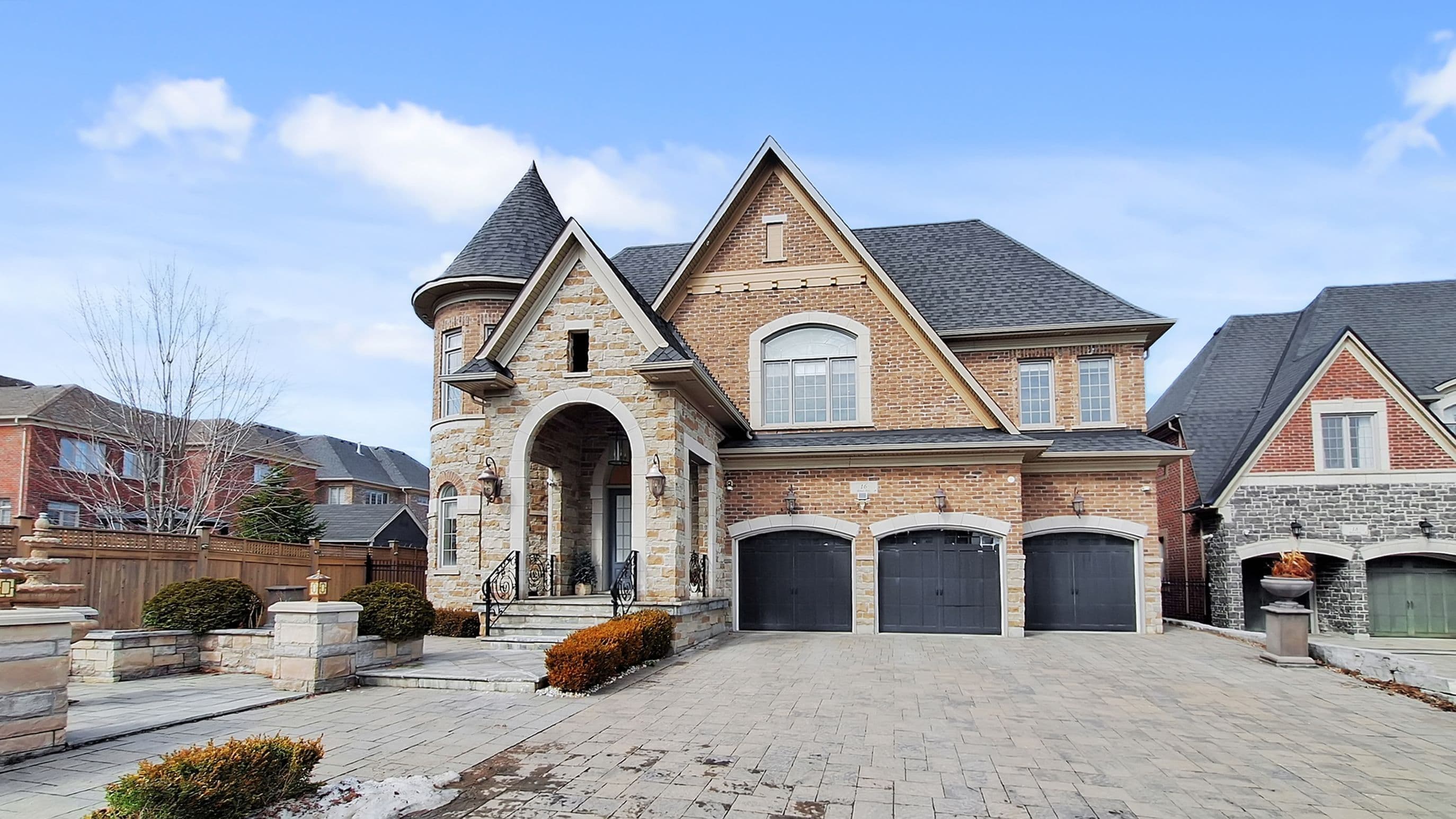 16 Rinas Avenue, Markham, ON L6C 0N7
