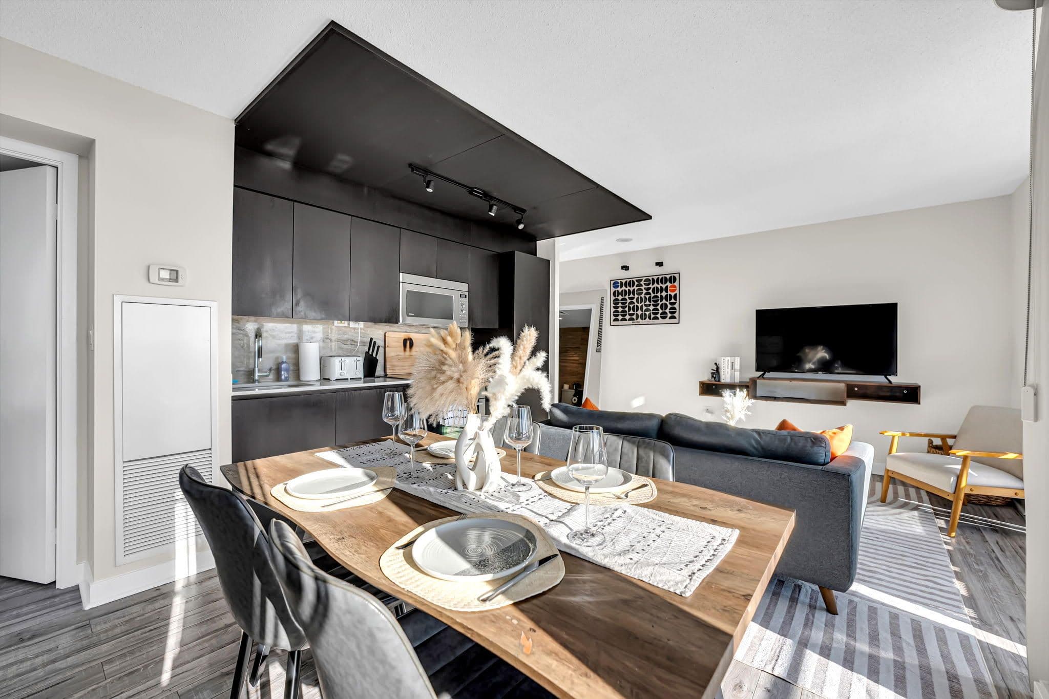 15 Iceboat Terrace 2109, Toronto C01, ON M5V 4A5