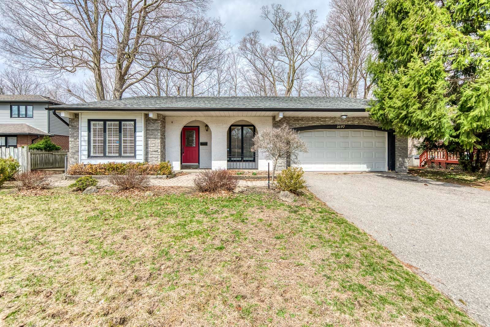 1697 Missenden Crescent, Mississauga, ON L5J 2T3