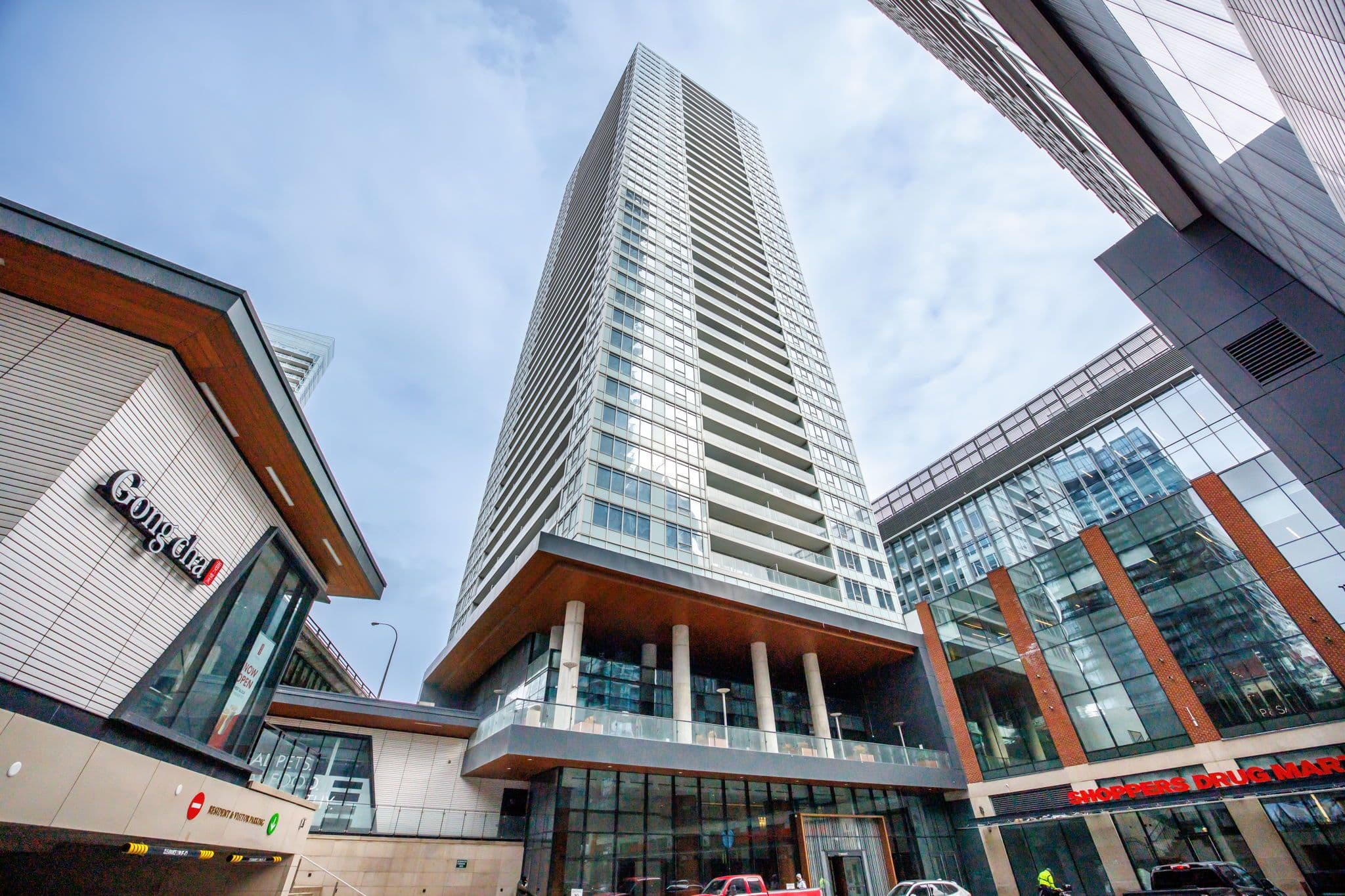 17 Bathurst Street 2015, Toronto C01, ON M5V 0N1