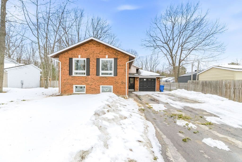 3 Irma Street, Petawawa, ON K8H 3M5