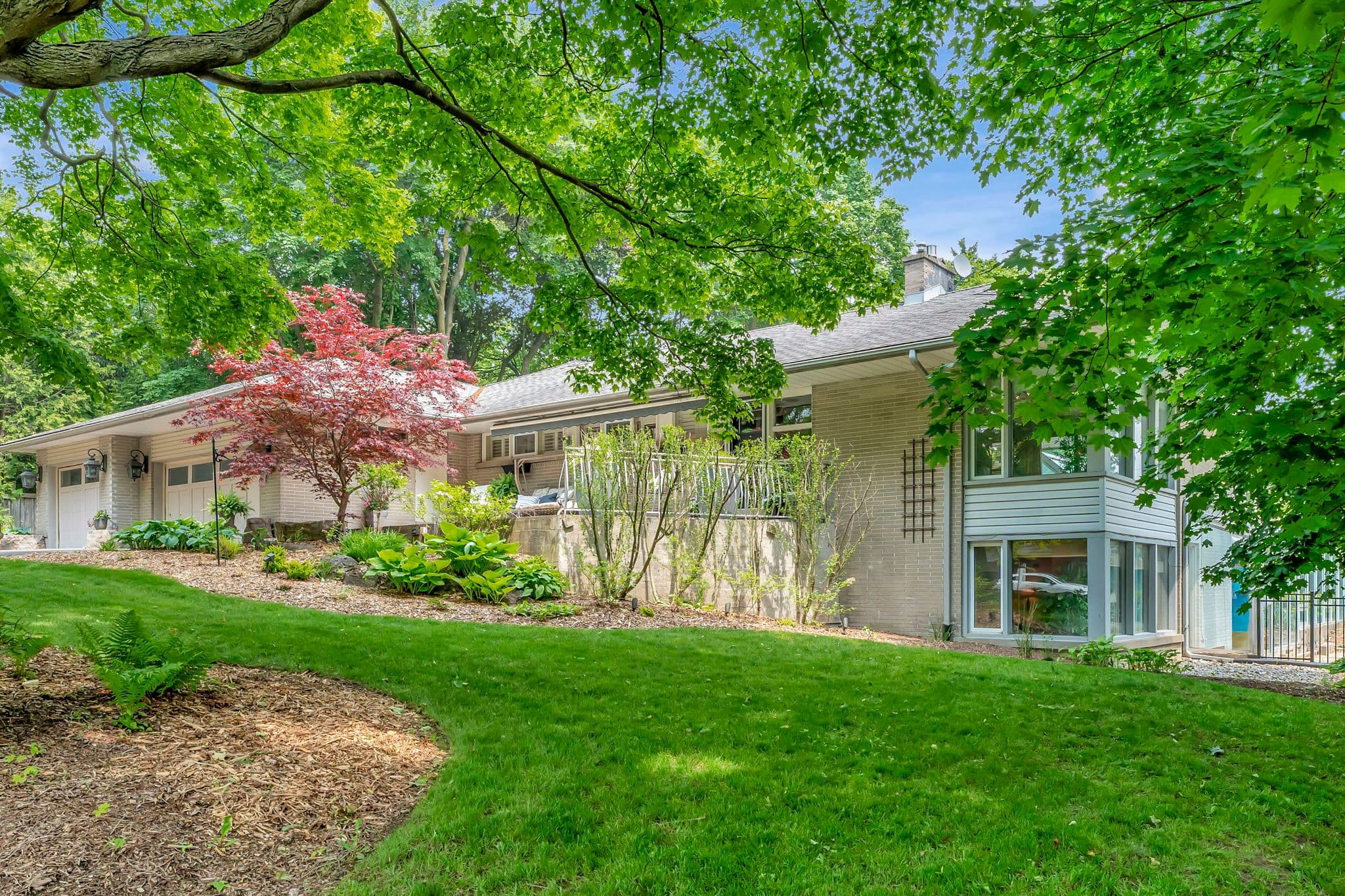 5 Orchard Crescent, Guelph, ON N1E 1W9