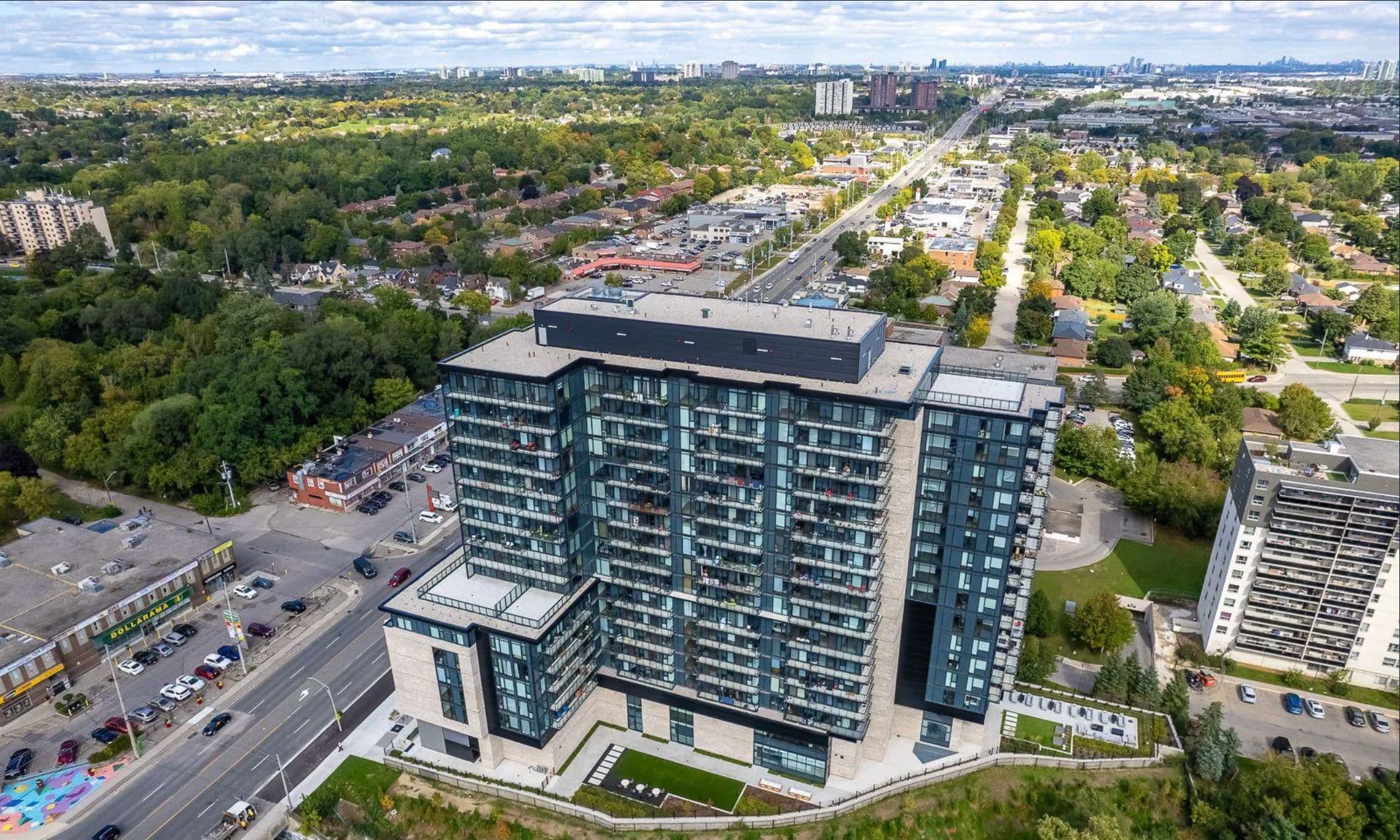 86 Dundas Street E 720, Mississauga, ON L5A 1W4