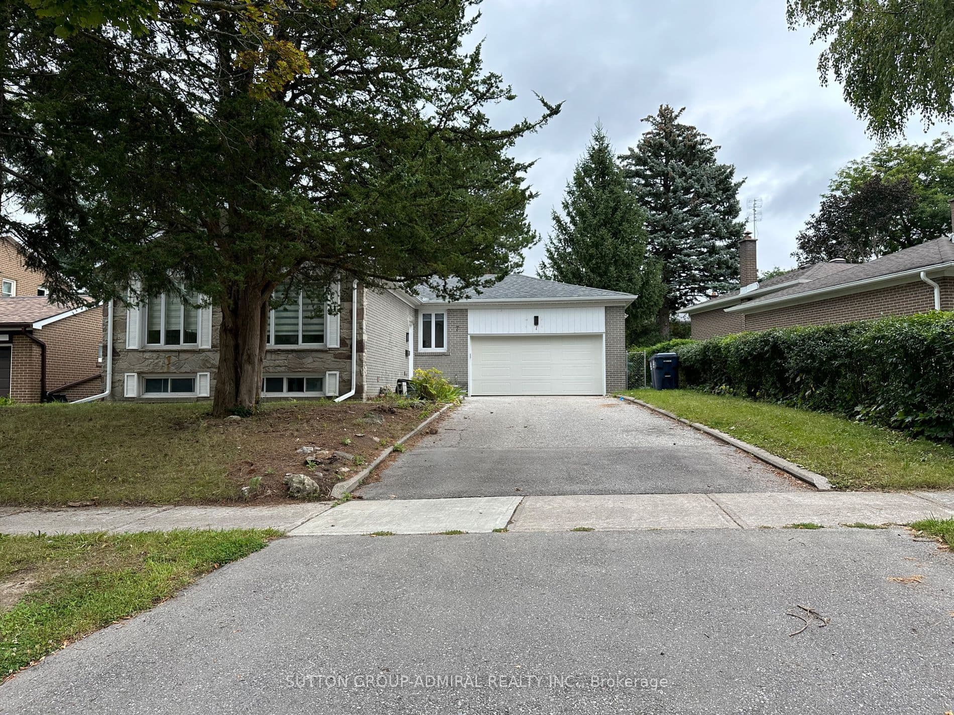 7 Resolution Crescent Main Floor, Toronto C15, ON M2H 1N3