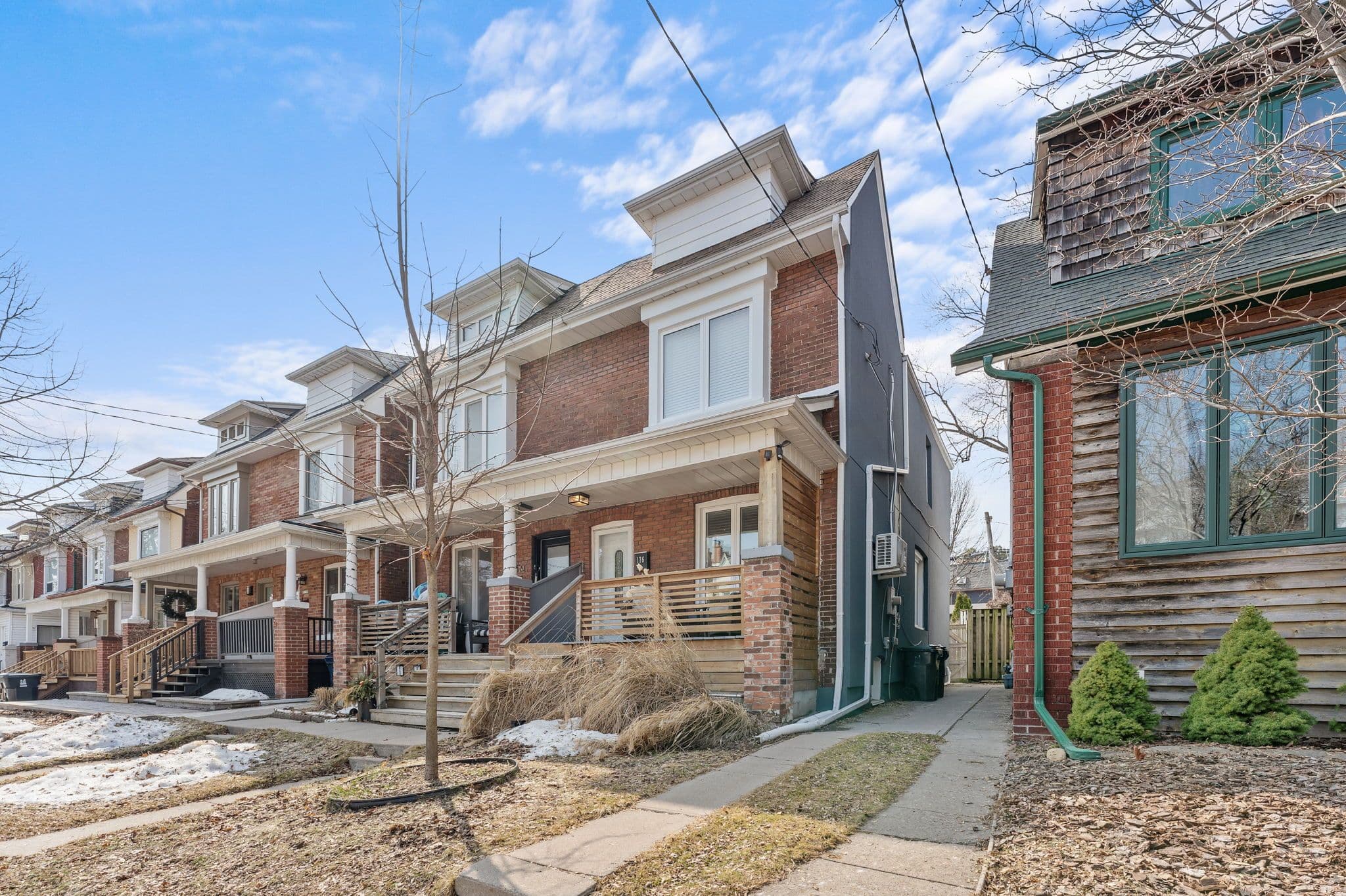 176 Hastings Avenue, Toronto E01, ON M4L 2L3