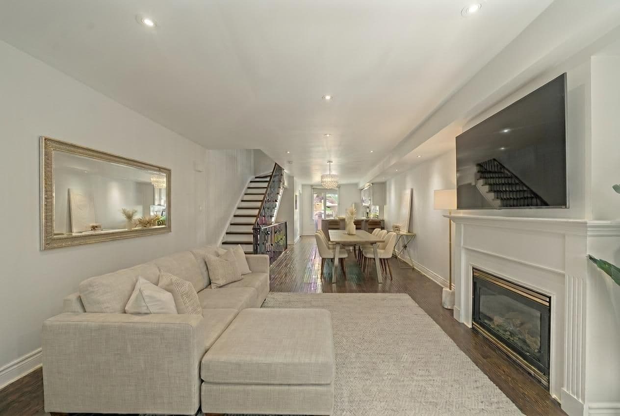 12 Sudbury Street 2608, Toronto C01, ON M6J 3W7