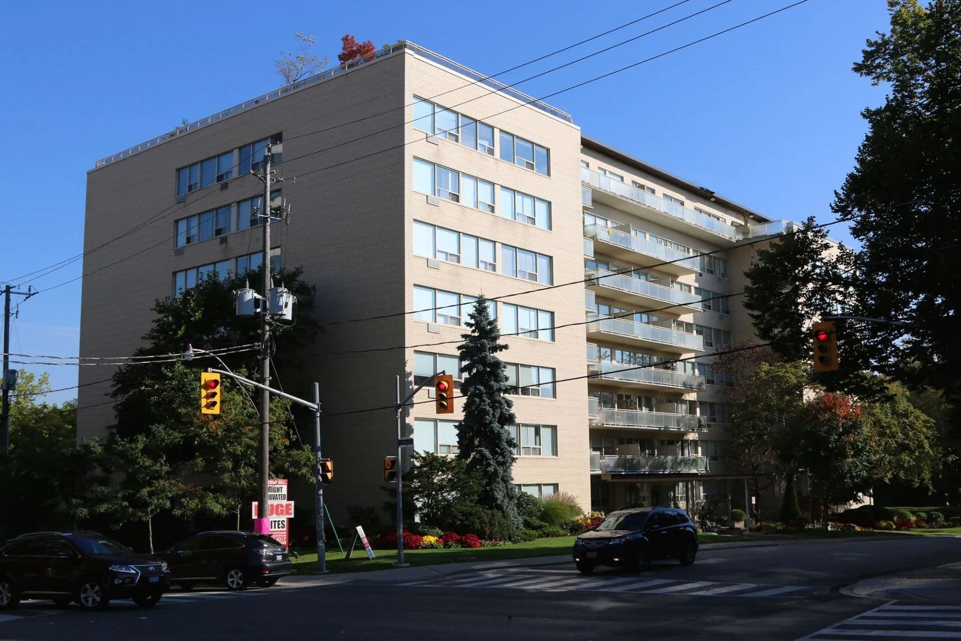 650 Briar Hill Avenue 711, Toronto C04, ON M5N 1N3
