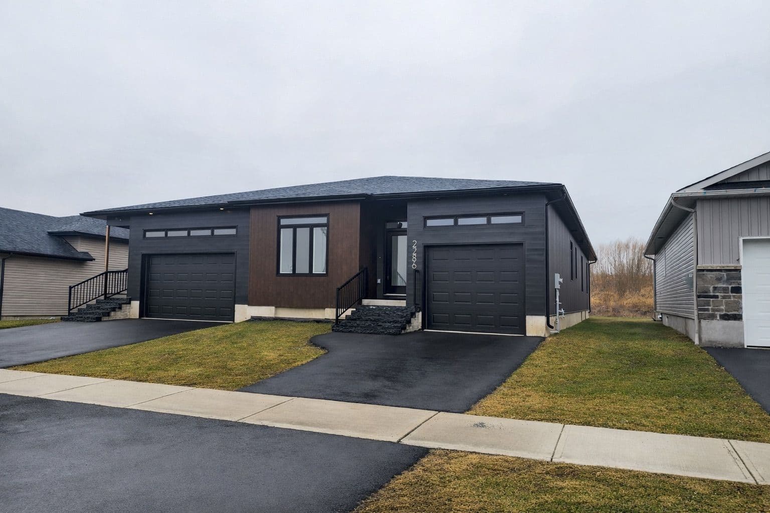 2286 Crewson Crescent, Cornwall, ON K6H 0H5