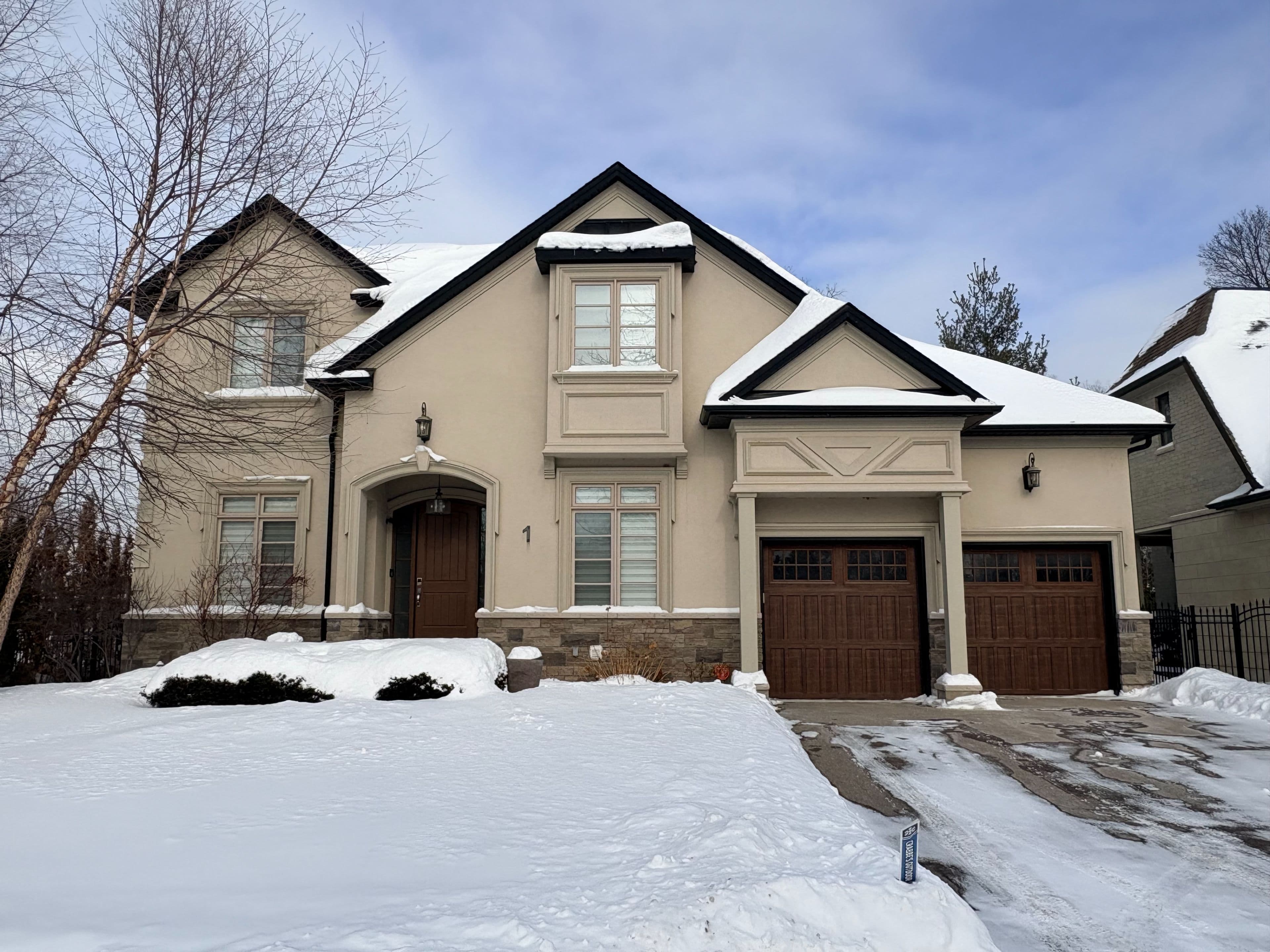 456 Lakeshore Road W 1, Oakville, ON L6K 1S4