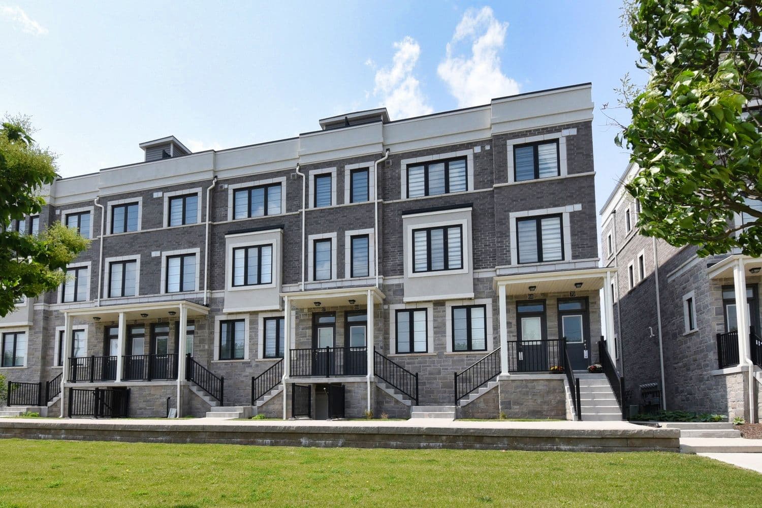 383 Dundas Street E 69, Hamilton, ON L8B 1X6