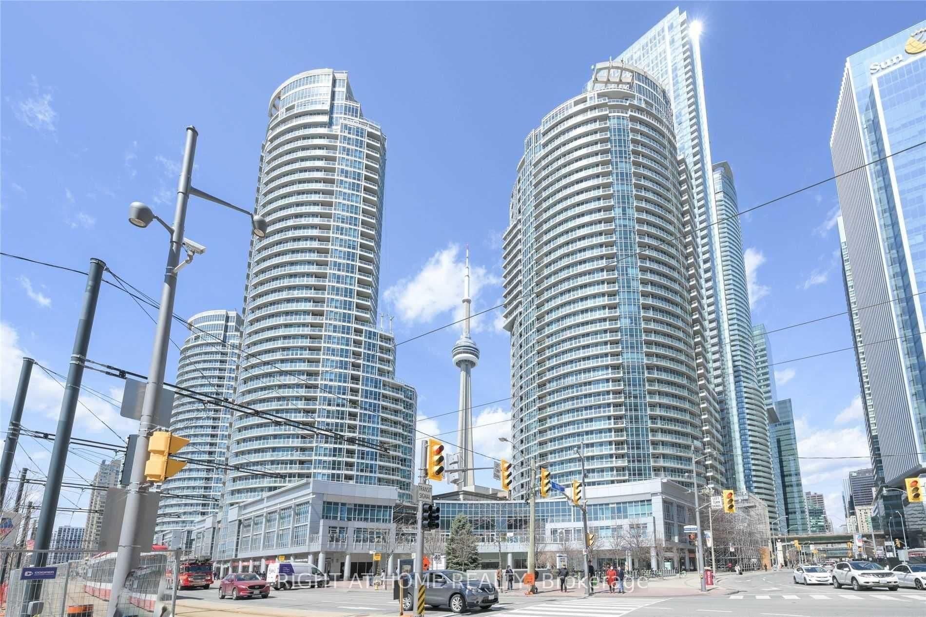 208 Queens Quay W 2408, Toronto C01, ON M5J 2Y5
