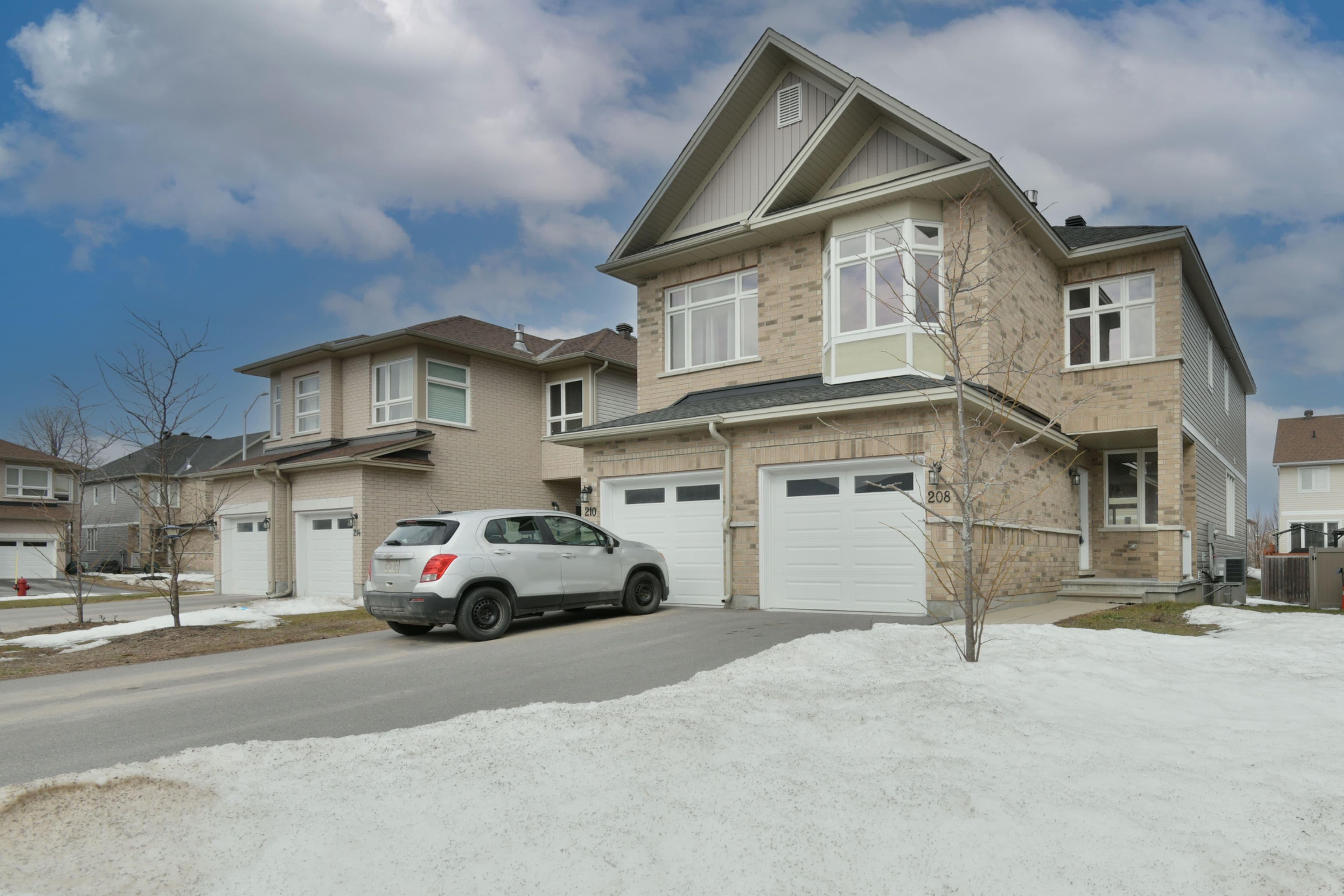 208 Bert Hall Street, Arnprior, ON K7S 0H1