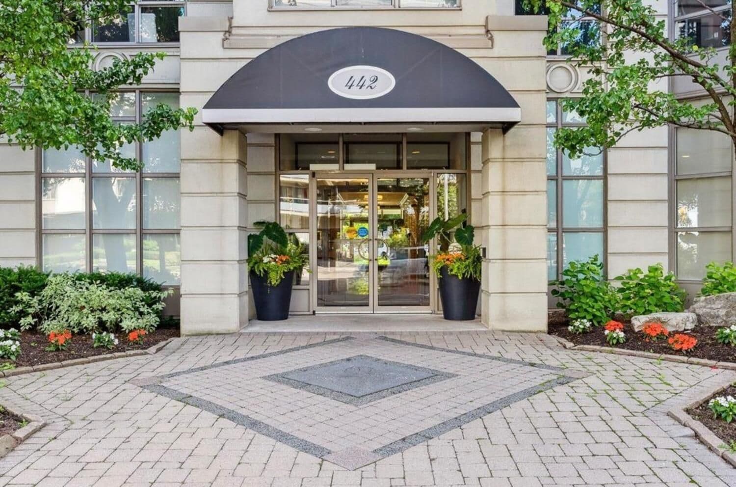 442 Maple Avenue 1402, Burlington, ON L7S 2L7