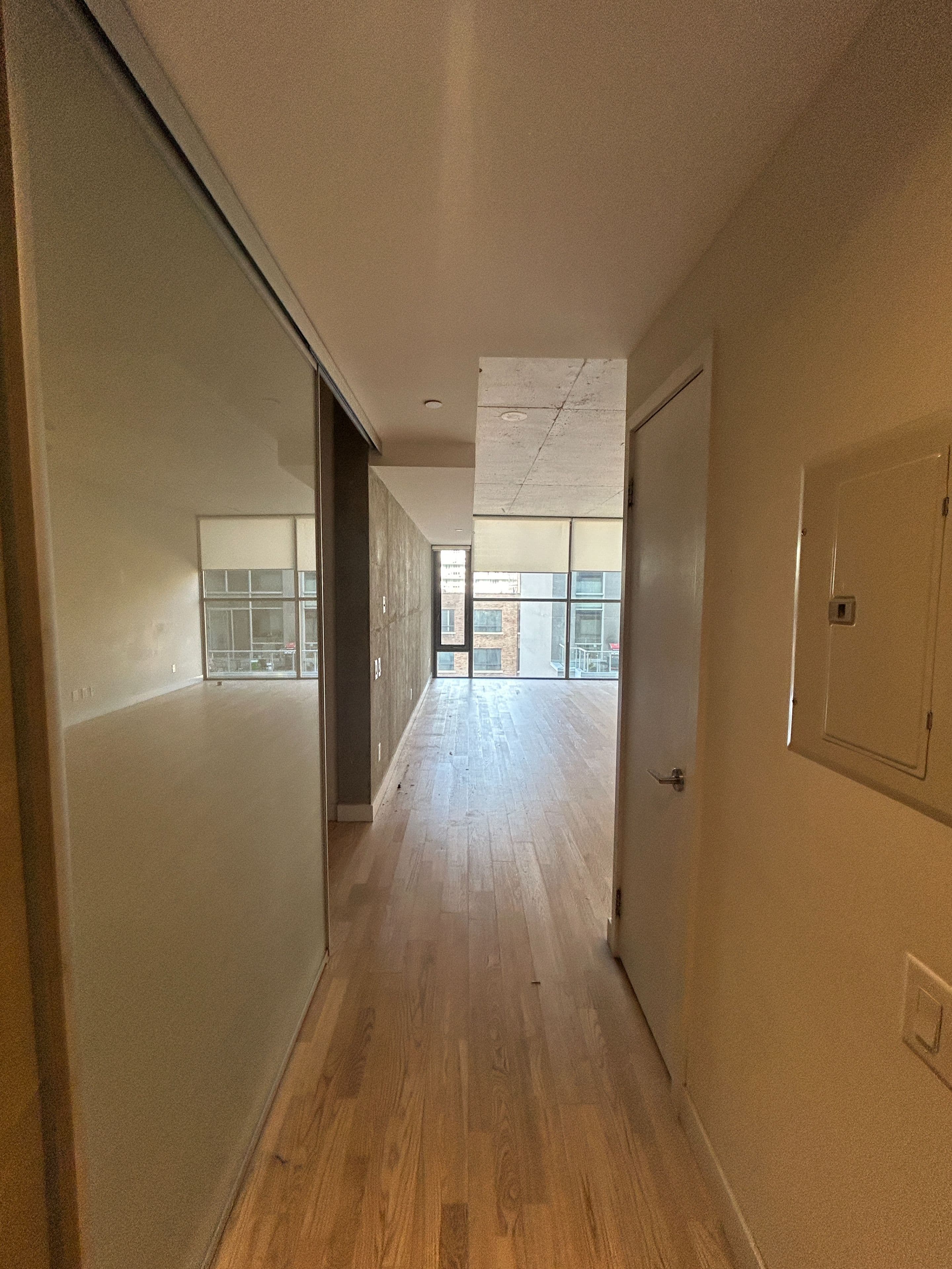 25 Oxley Street 803, Toronto C01, ON M5V 2J5