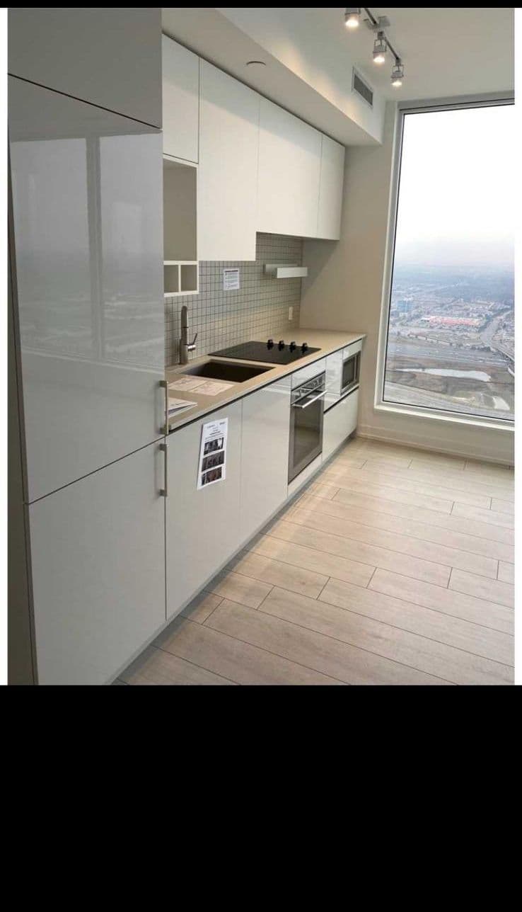 898 Portage Parkway 6010, Vaughan, ON L4K 0J6