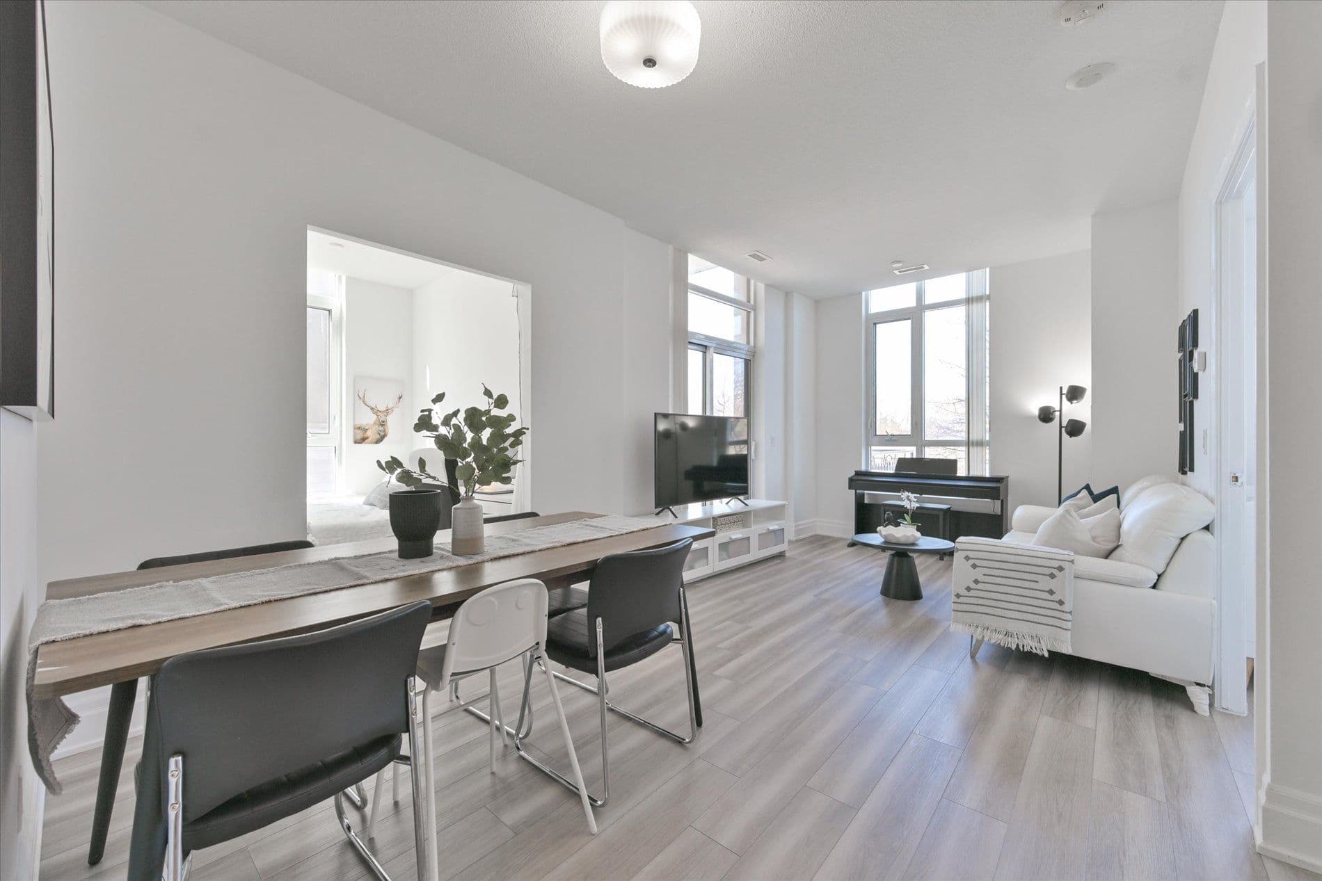 151 Upper Duke Crescent 101, Markham, ON L6G 0E1