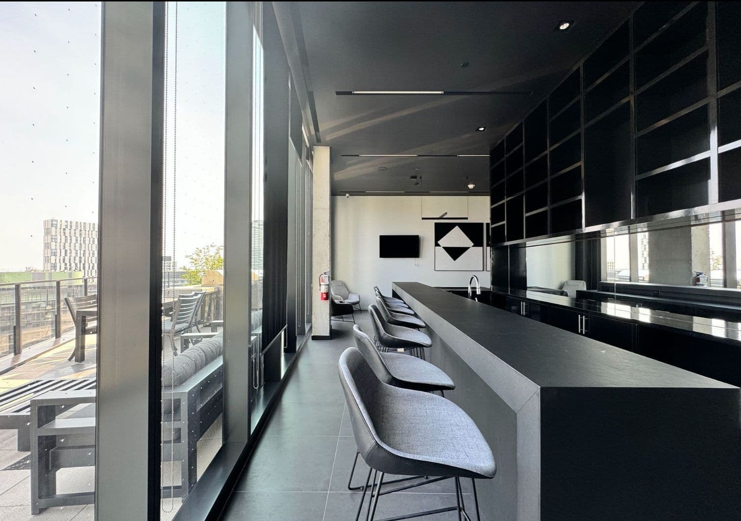 21 Lawren Harris Square 806, Toronto C08, ON M5A 0T4