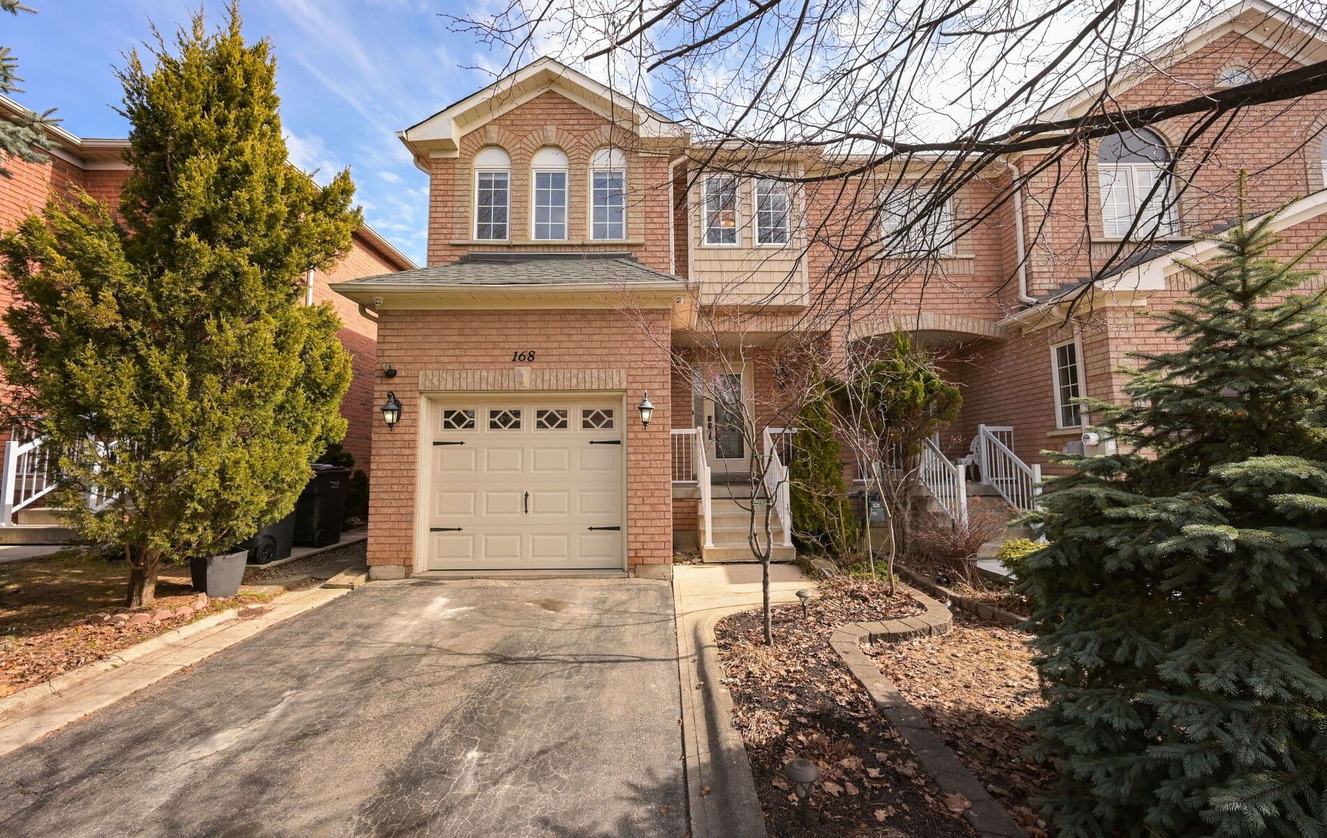 168 twin pines Crescent, Brampton, ON L7A 1N2
