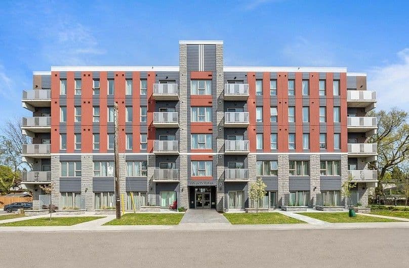 77 Leland Street 102, Hamilton, ON L8S 3A1