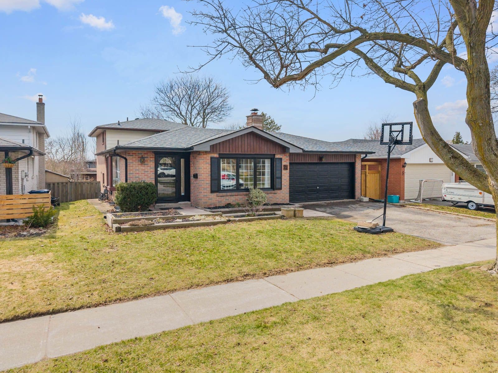 27 Mcculley Street, Toronto E10, ON M1C 2B2