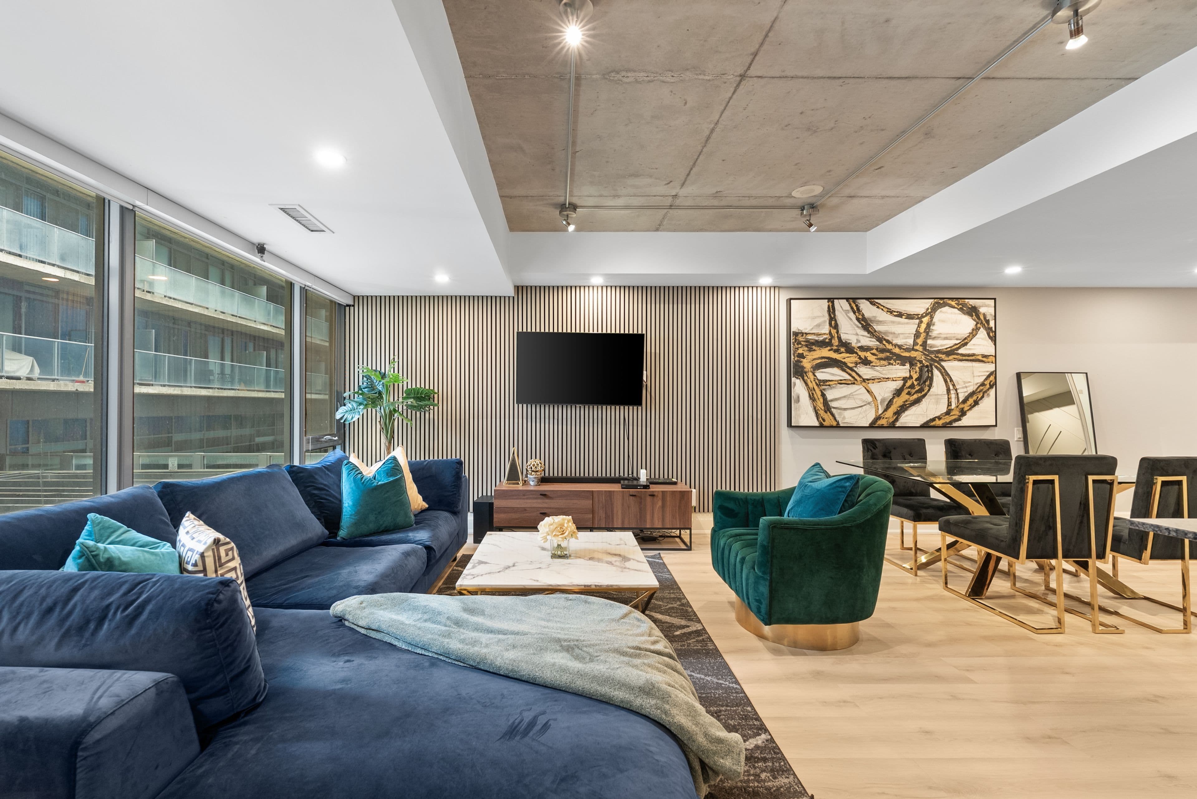 95 Bathurst Street 109, Toronto C01, ON M5V 2P9