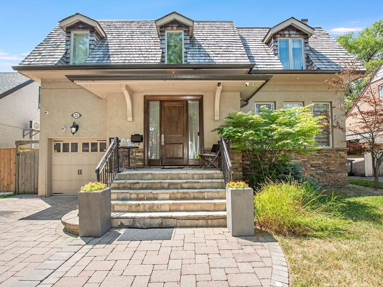 35 Yorkdale Crescent, Toronto W05, ON M9M 1C2