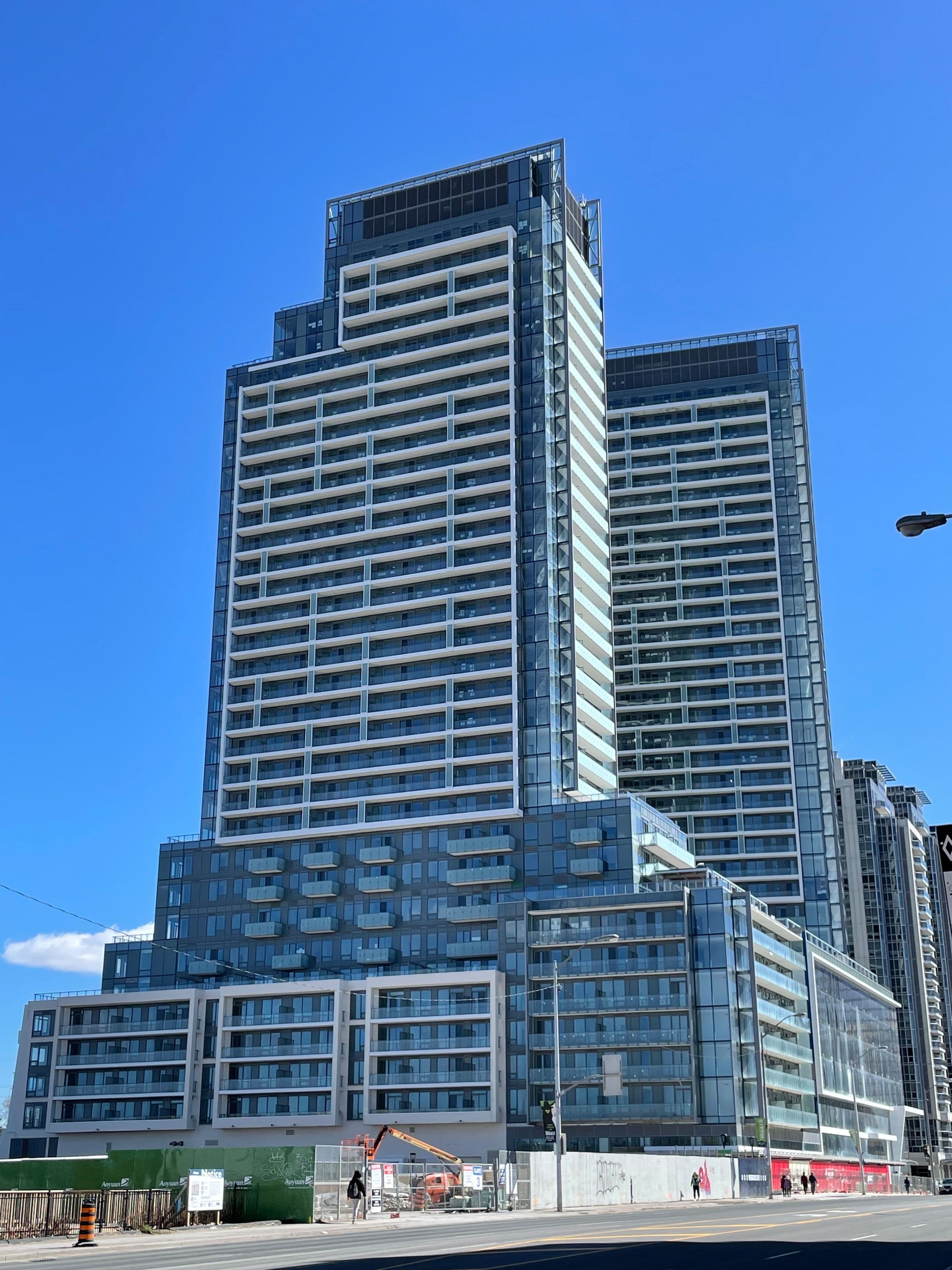 7 Golden Lion Heights 722, Toronto C14, ON M2M 0C1