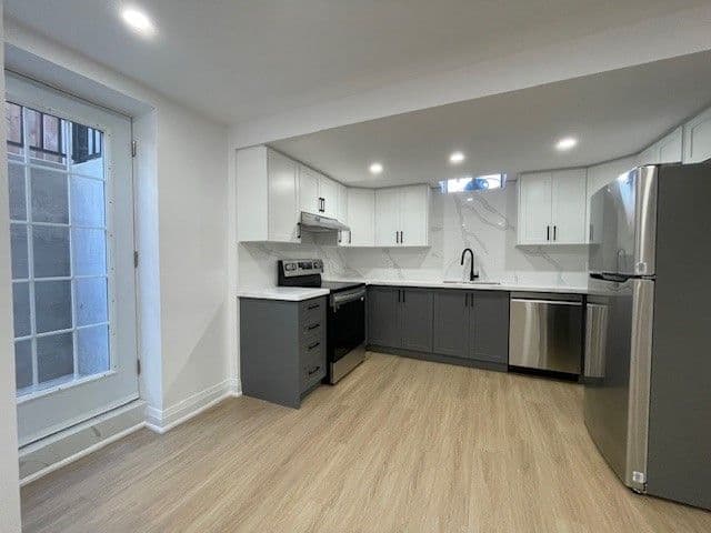 10 Stanton Avenue Bsmt, Vaughan, ON L4H 0V5