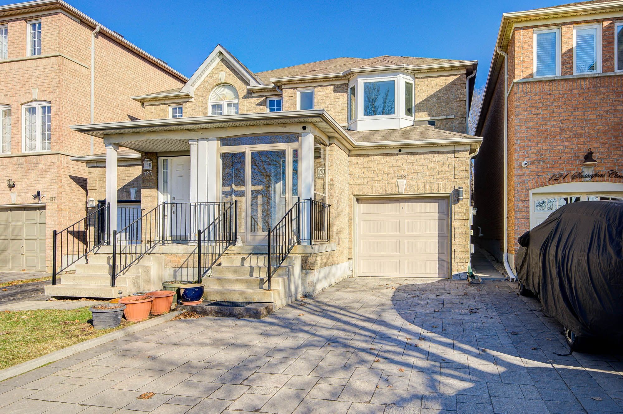 123 Sassafras Circle, Vaughan, ON L4J 8M9