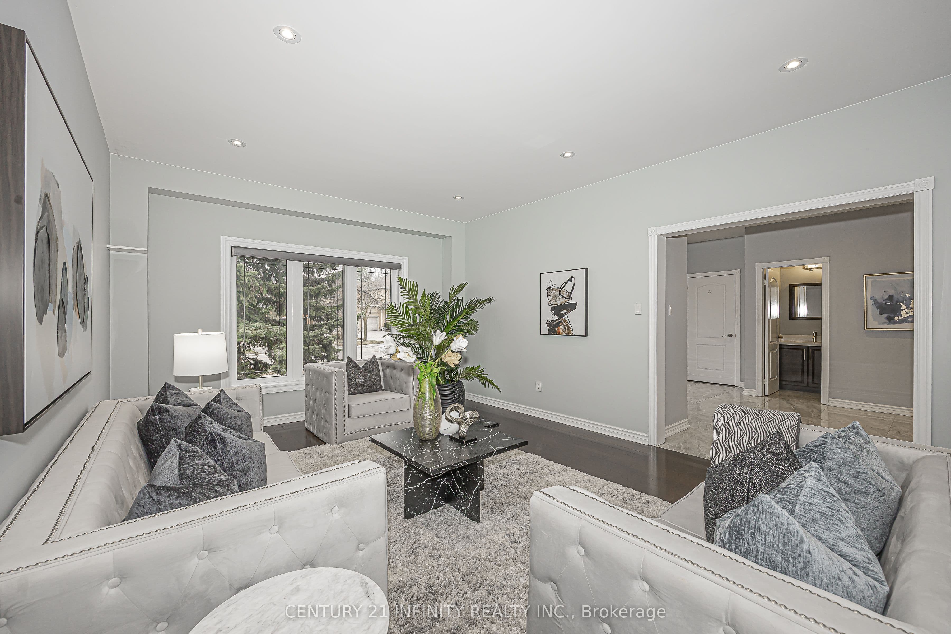 150 Strathearn Avenue, Richmond Hill, ON L4B 2L7