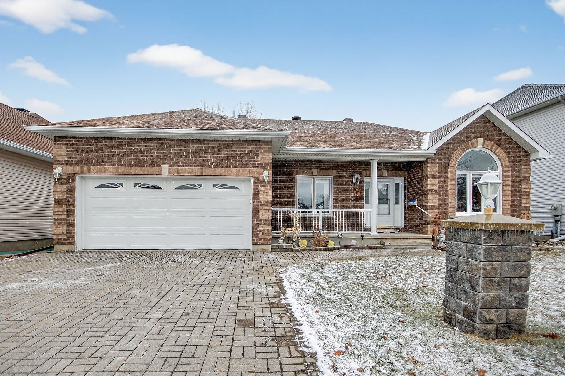 17 Ammolite Street, Stittsville - Munster - Richmond, ON K2S 1Y8