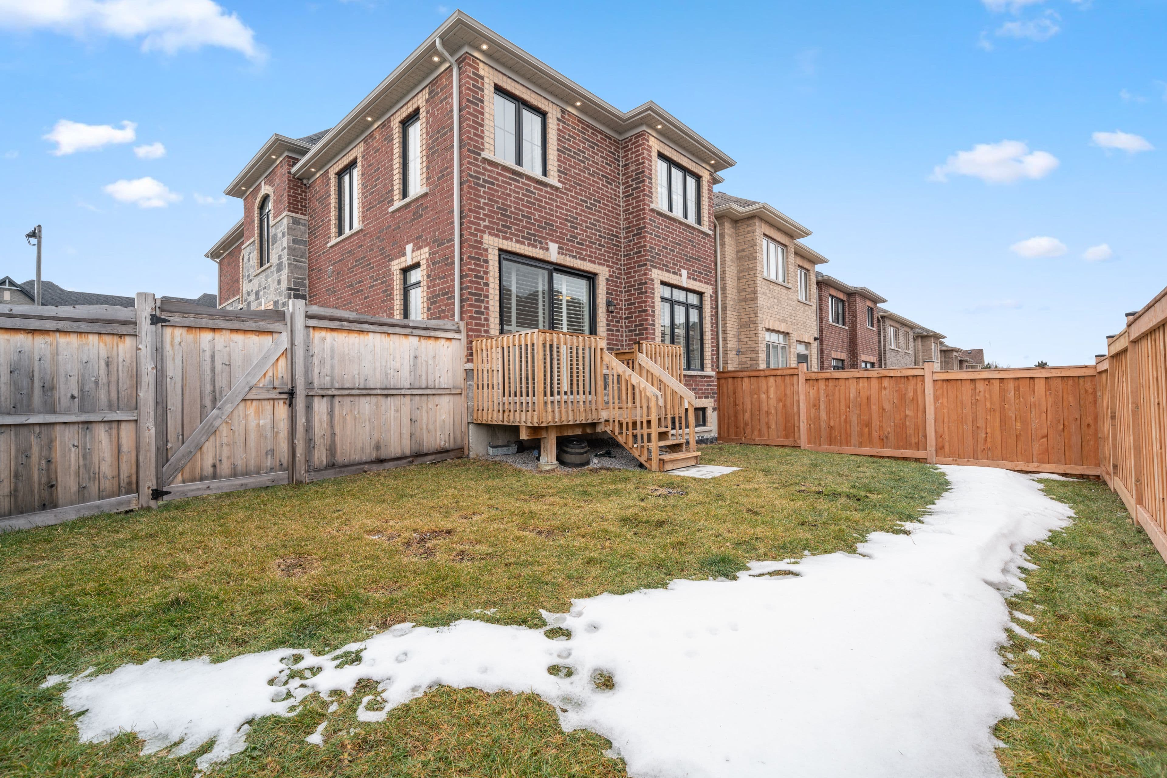 20 Viola Street, East Gwillimbury, ON L9N 0T6