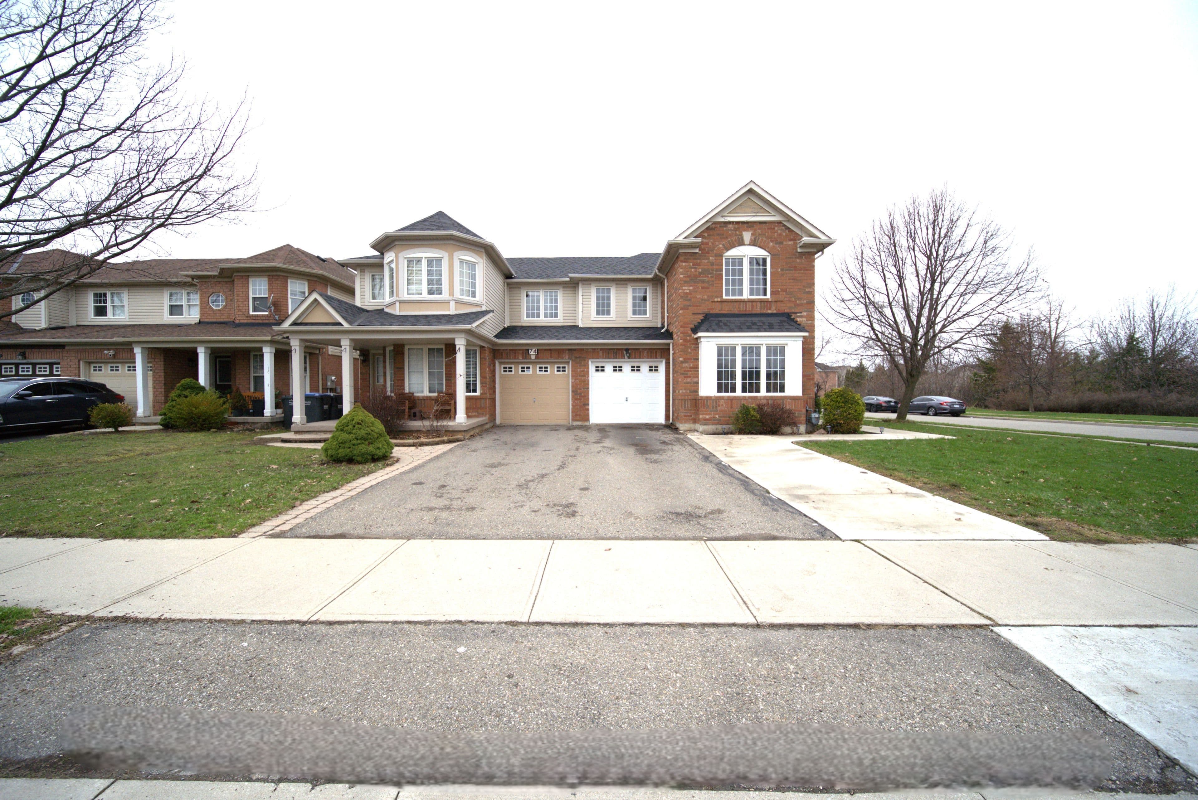 30 ORANGEGROVE Drive, Brampton, ON L7A 3N4