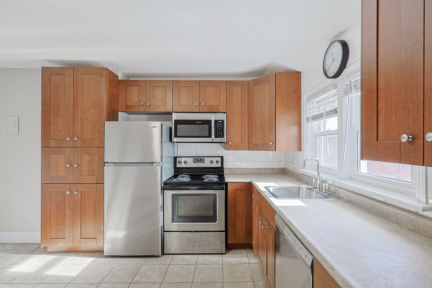 61 Aberdeen Street N 5, Oshawa, ON L1G 2E6