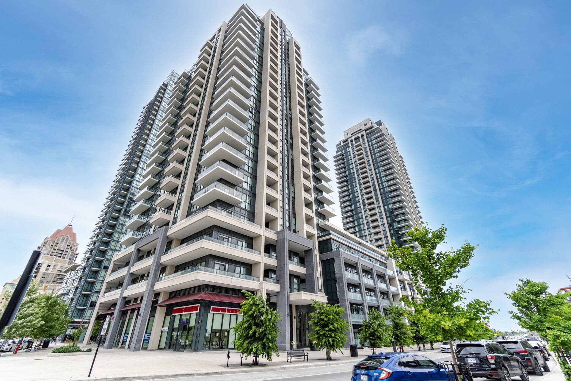 4085 Parkside Village Drive Lph5, Mississauga, ON L5B 0K9