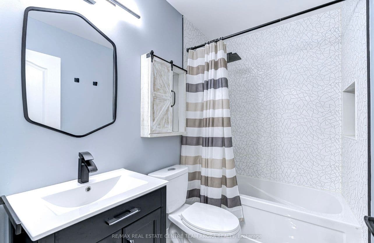 153 Mclaughlin Avenue Upper, Milton, ON L9T 7P5